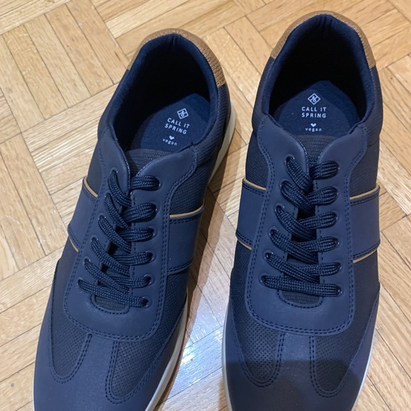 Sport Sneakers - New in Box - Picture 4 of 8